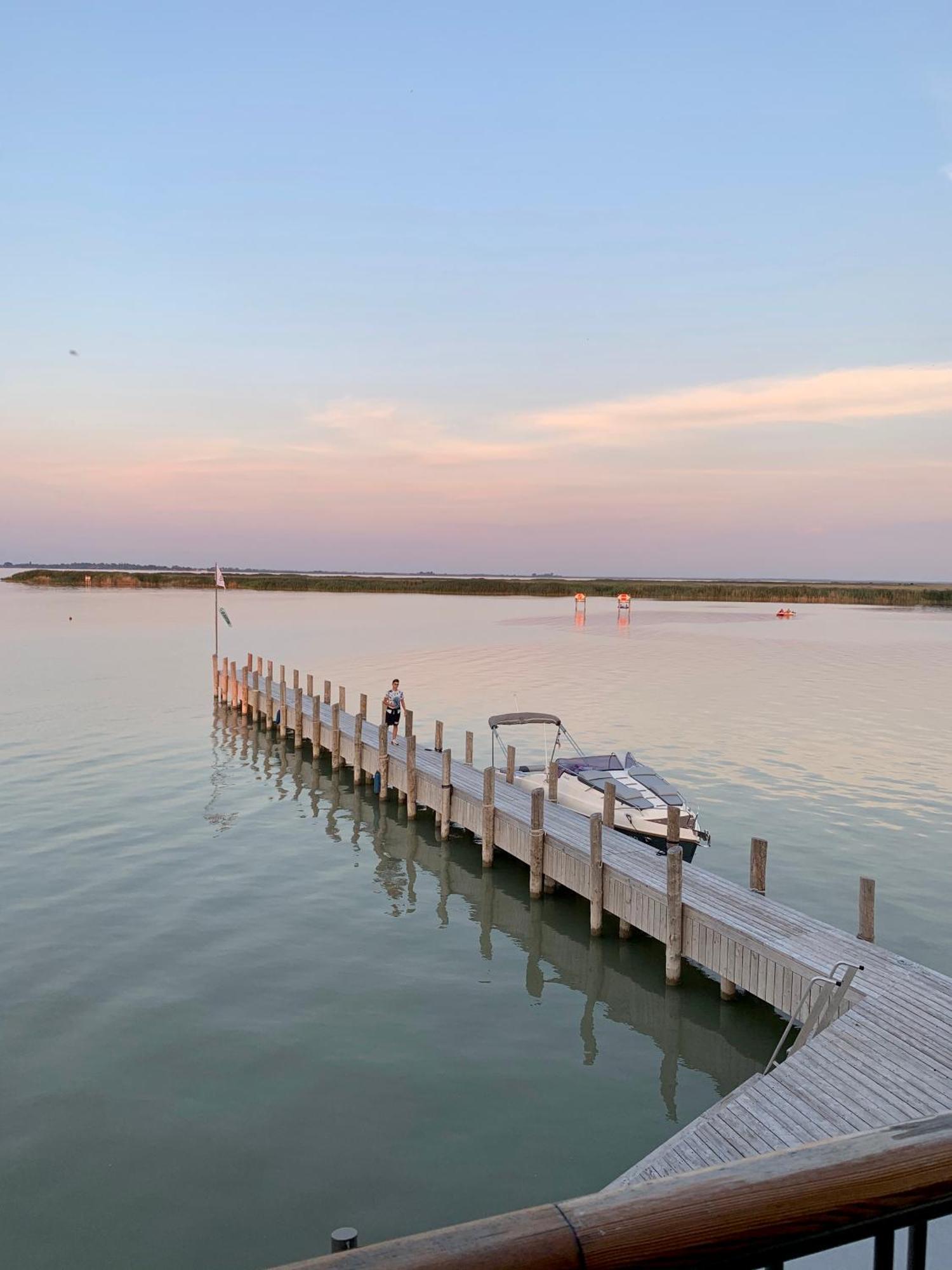 Seehuette Neusiedlersee - Seehaus Inklusive Elektroboot رست المظهر الخارجي الصورة