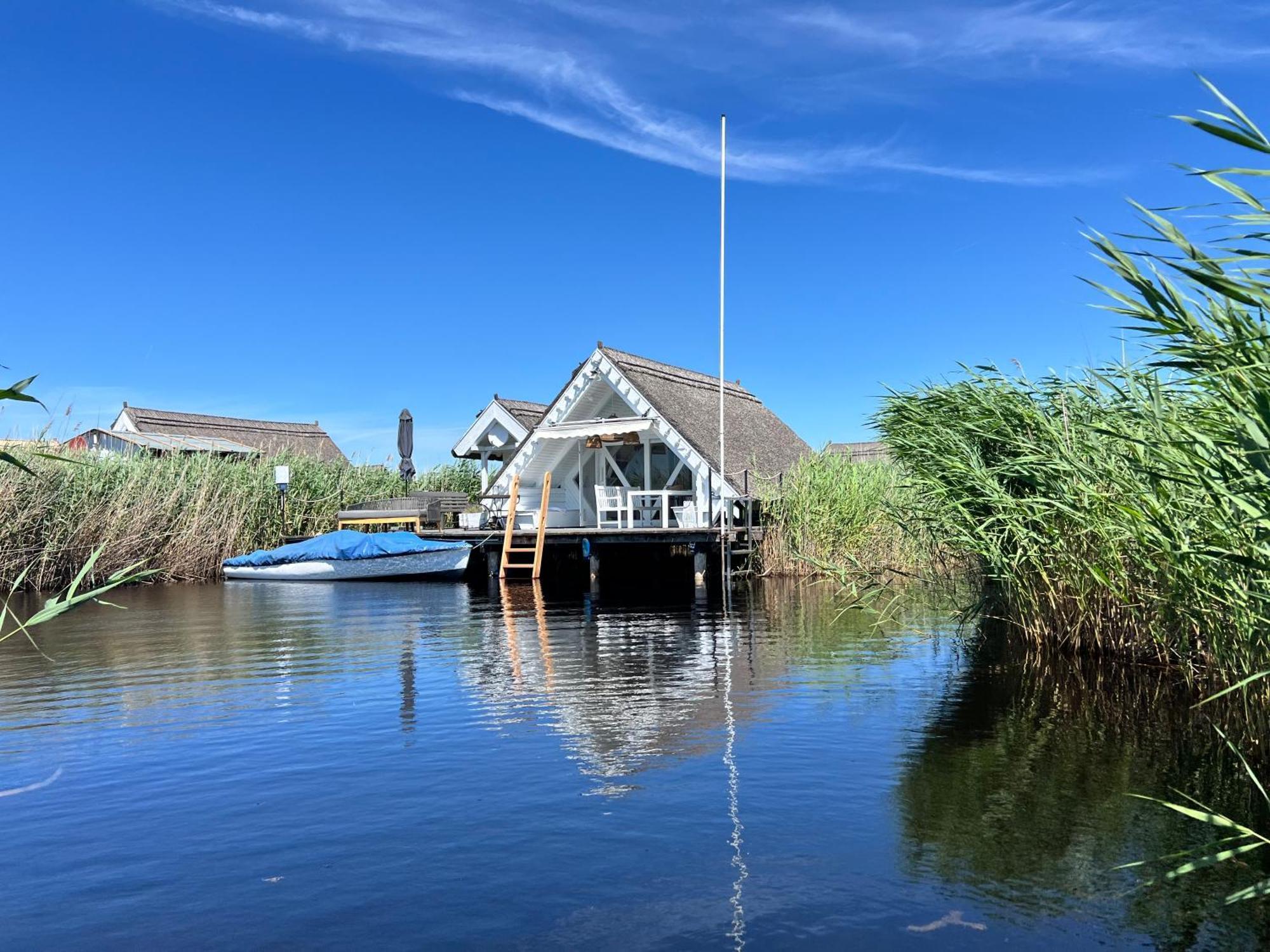 Seehuette Neusiedlersee - Seehaus Inklusive Elektroboot رست المظهر الخارجي الصورة