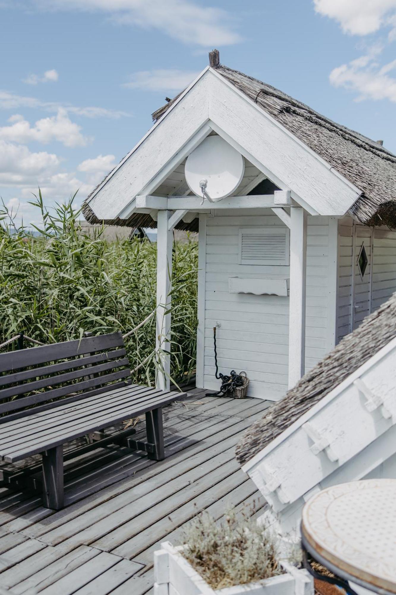 Seehuette Neusiedlersee - Seehaus Inklusive Elektroboot رست المظهر الخارجي الصورة